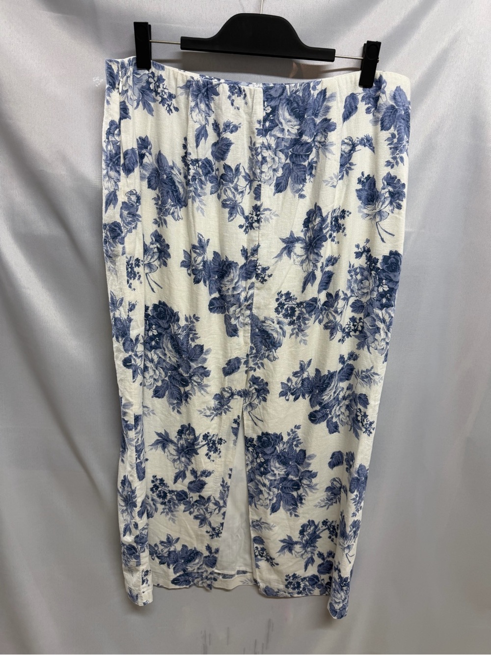 Abercrombie Blue Floral Linen Midi Skirt Elegant White and Blue Pattern Large - Picture 4 of 9